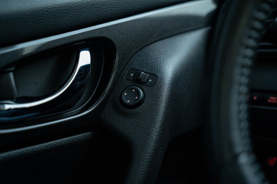 Продам Nissan Rogue SV Hybrid 2017 года в Черновцах