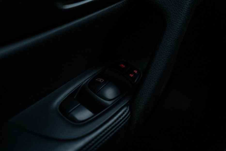 Продам Nissan Rogue SV Hybrid 2017 года в Черновцах