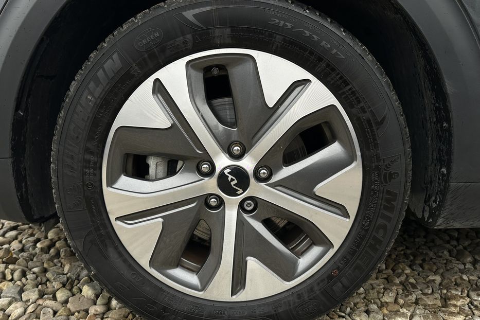 Продам Kia Niro 64кВтТепловийПідгрвсидінькерма 2022 года в Львове