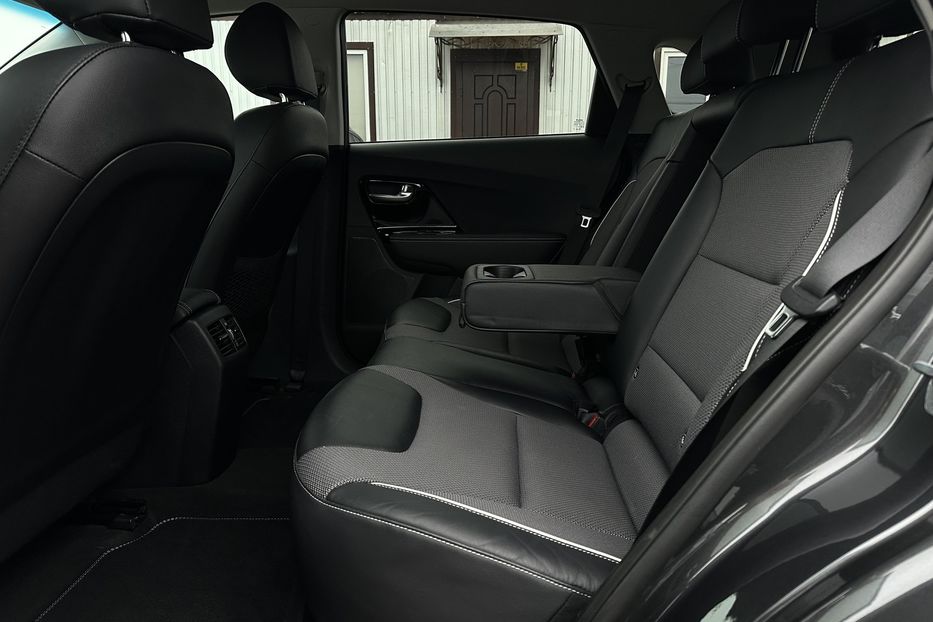 Продам Kia Niro 64кВтТепловийПідгрвсидінькерма 2022 года в Львове