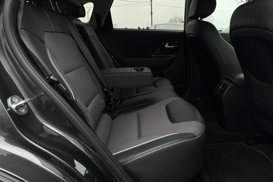 Продам Kia Niro 64кВтТепловийПідгрвсидінькерма 2022 года в Львове