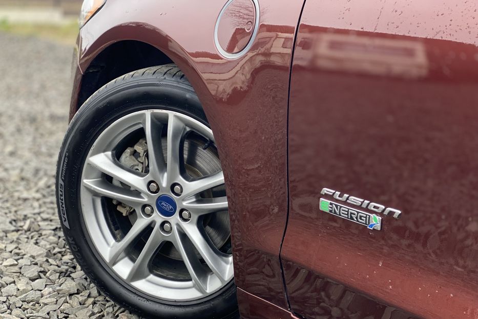 Продам Ford Fusion Гібрид 2015 года в Луцке
