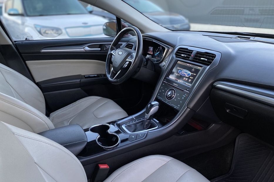 Продам Ford Fusion Гібрид 2015 года в Луцке