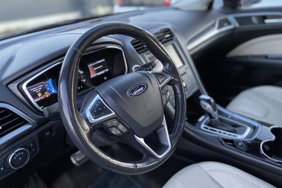 Продам Ford Fusion Гібрид 2015 года в Луцке