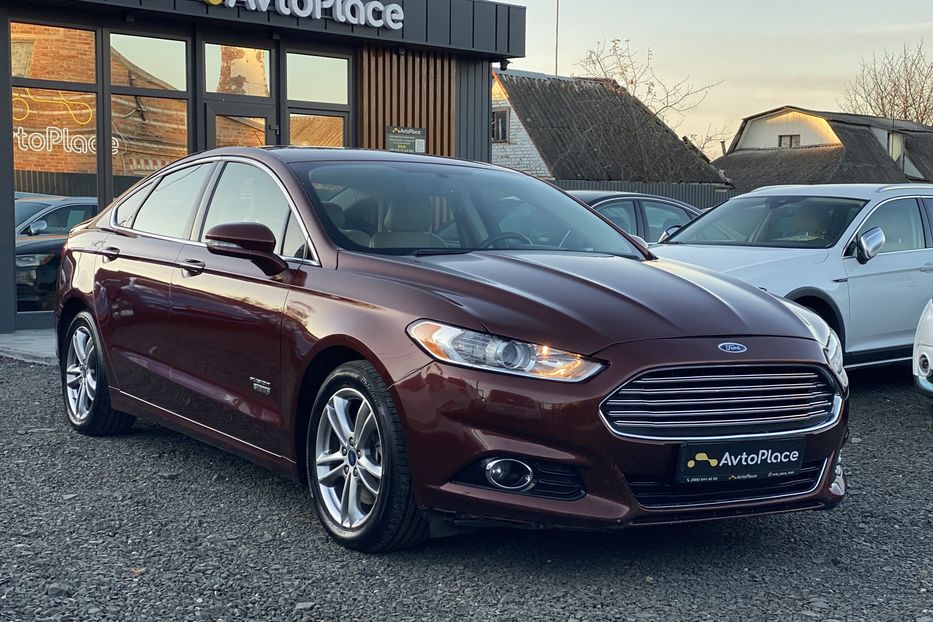 Продам Ford Fusion Гібрид 2015 года в Луцке