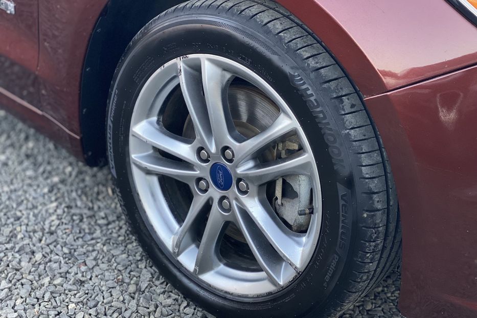 Продам Ford Fusion Гібрид 2015 года в Луцке