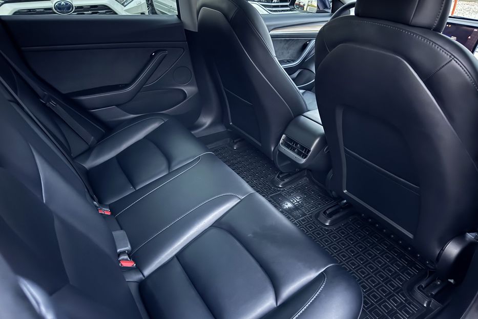 Продам Tesla Model 3 (COMIS) 60 kWh 2022 года в г. Умань, Черкасская область