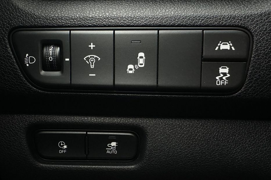 Продам Kia Niro 64кВтТепловийПідгрвсидінькерма 2022 года в Львове