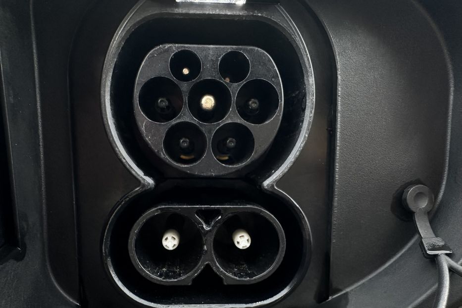 Продам Kia Niro 64кВтТепловийПідгрвсидінькерма 2022 года в Львове