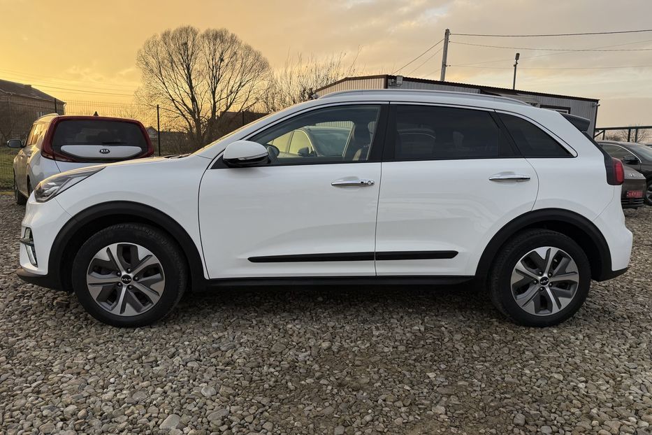 Продам Kia Niro 64кВтТепловийПідгрвсидінькерма 2022 года в Львове