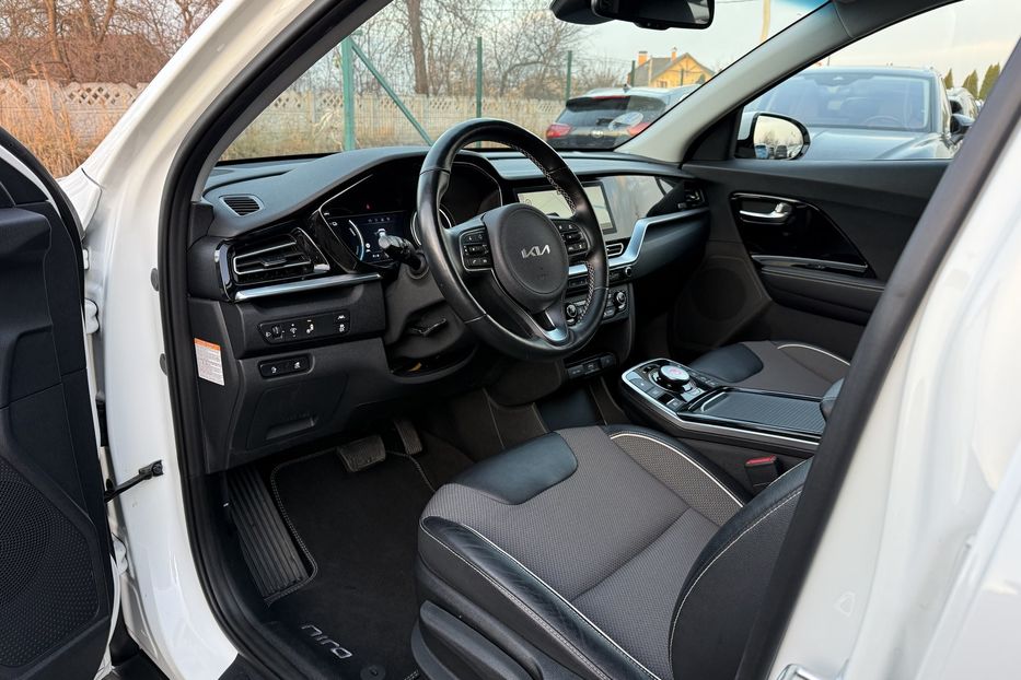 Продам Kia Niro 64кВтТепловийПідгрвсидінькерма 2022 года в Львове