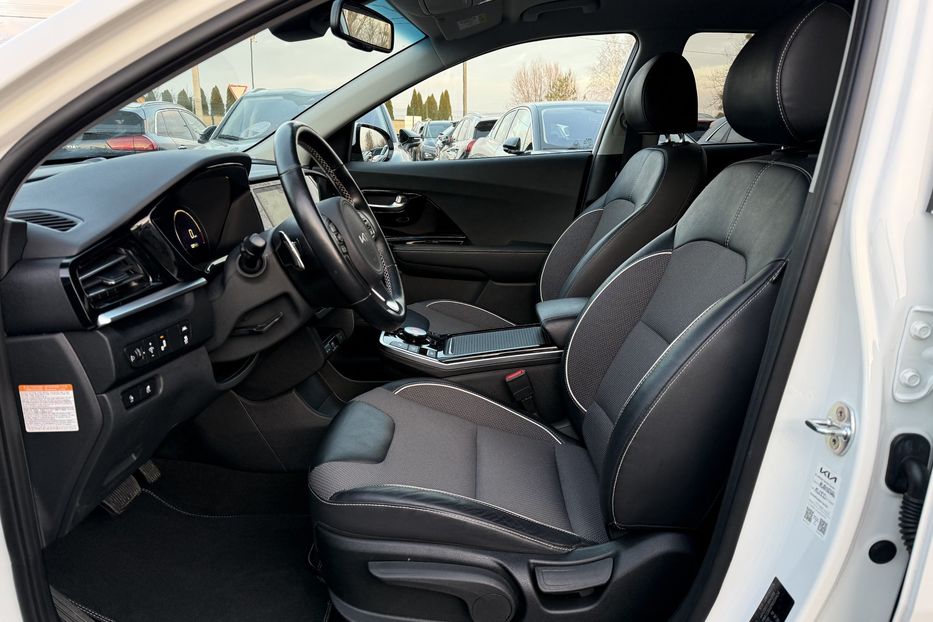 Продам Kia Niro 64кВтТепловийПідгрвсидінькерма 2022 года в Львове