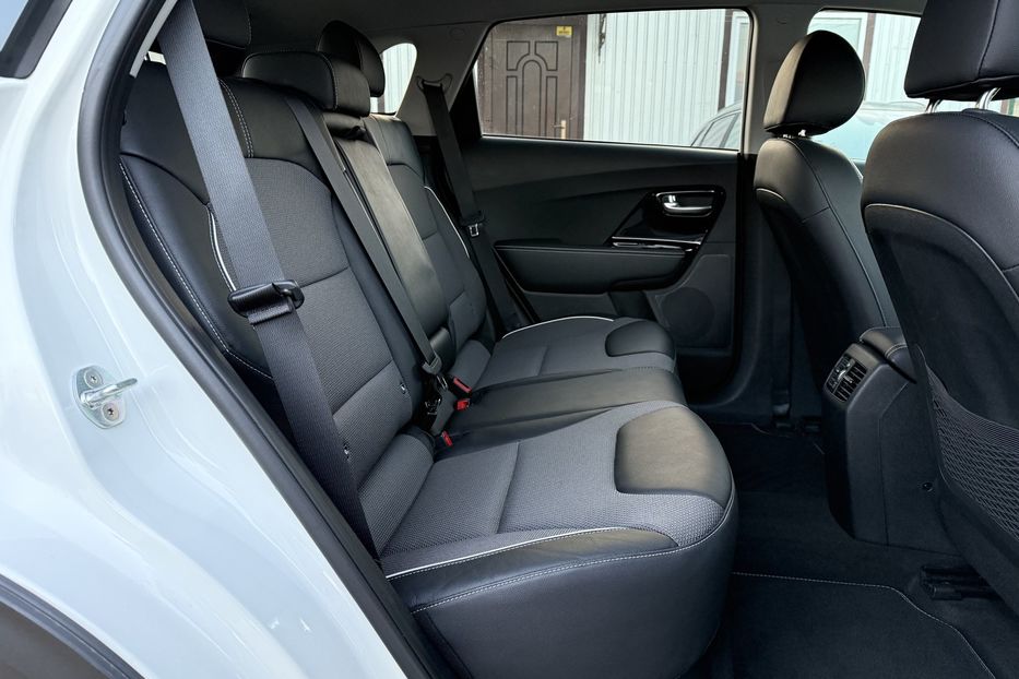 Продам Kia Niro 64кВтТепловийПідгрвсидінькерма 2022 года в Львове