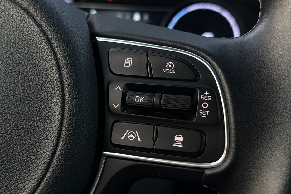 Продам Kia Niro 64кВтТепловийПідгрвсидінькерма 2022 года в Львове