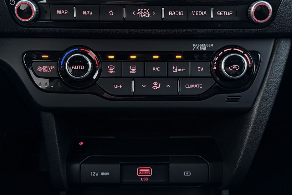 Продам Kia Niro 64кВтТепловийПідгрвсидінькерма 2022 года в Львове