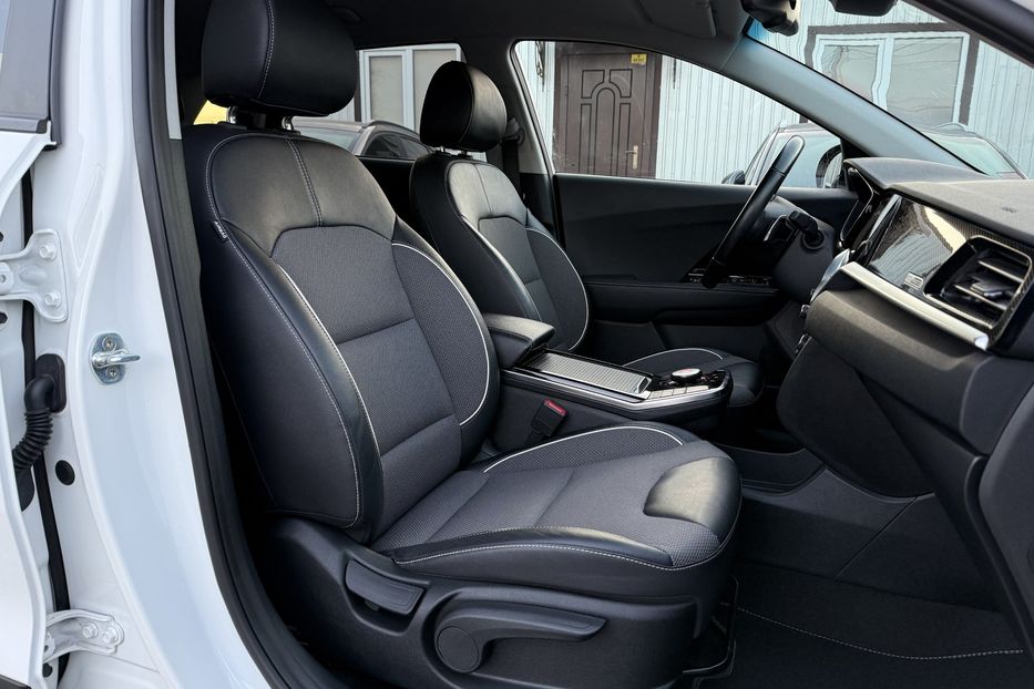 Продам Kia Niro 64кВтТепловийПідгрвсидінькерма 2022 года в Львове