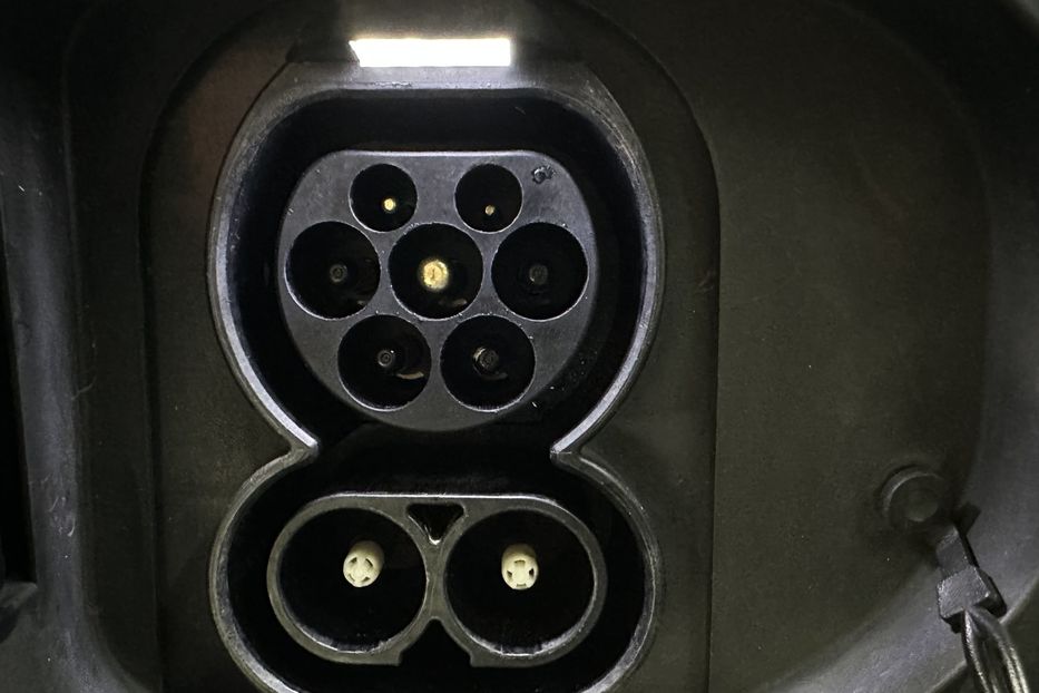 Продам Kia Niro 64 кВт Макс. комплектаціяЛюк 2022 года в Львове