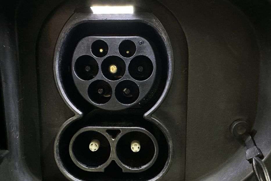 Продам Kia Niro 64 кВт Макс. комплектаціяЛюк 2022 года в Львове