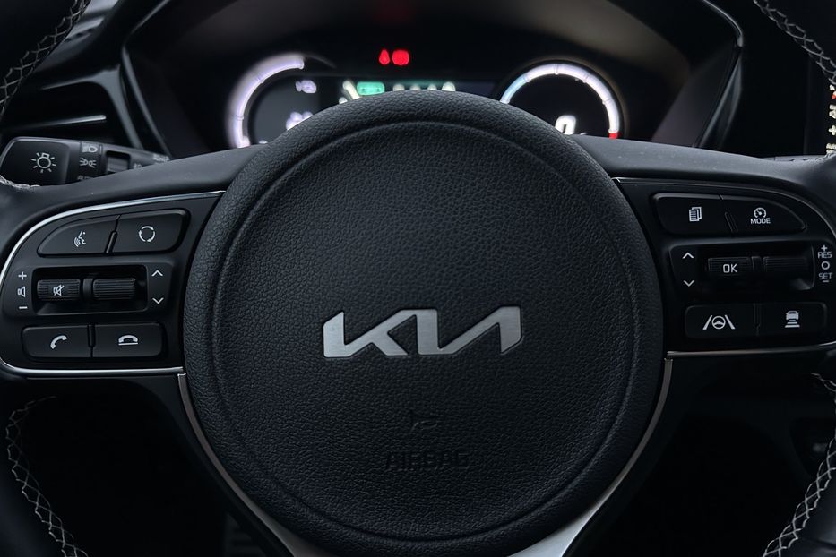 Продам Kia Niro 64 кВт Макс. комплектаціяЛюк 2022 года в Львове