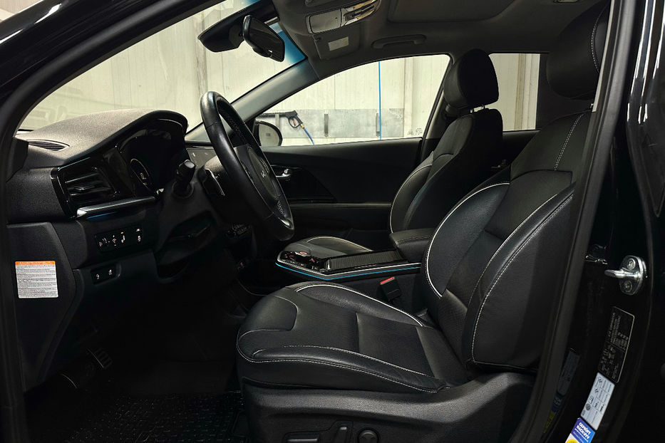 Продам Kia Niro 64 кВт Макс. комплектаціяЛюк 2022 года в Львове