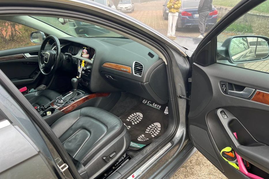 Продам Audi A4 2012 года в Черновцах