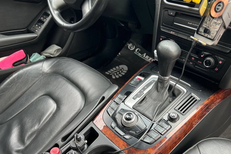 Продам Audi A4 2012 года в Черновцах