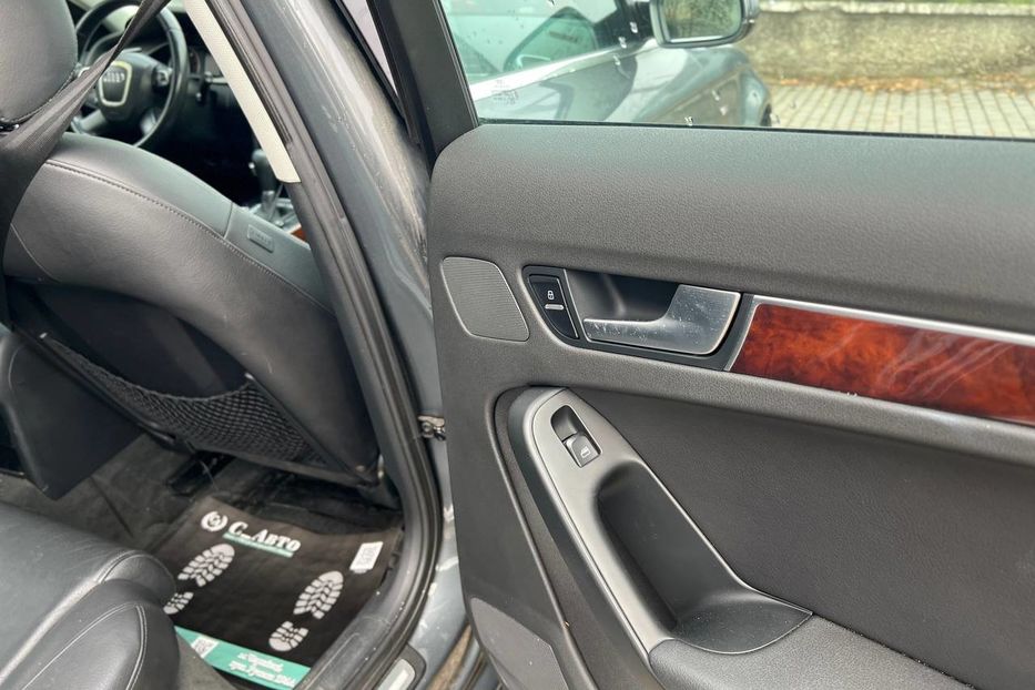 Продам Audi A4 2012 года в Черновцах