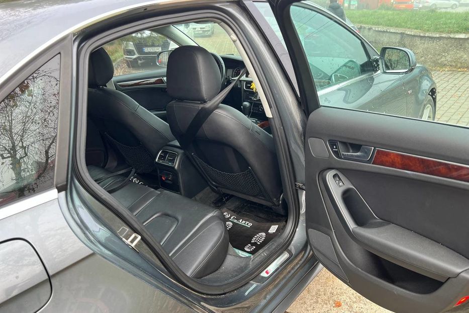 Продам Audi A4 2012 года в Черновцах