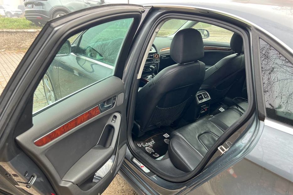 Продам Audi A4 2012 года в Черновцах