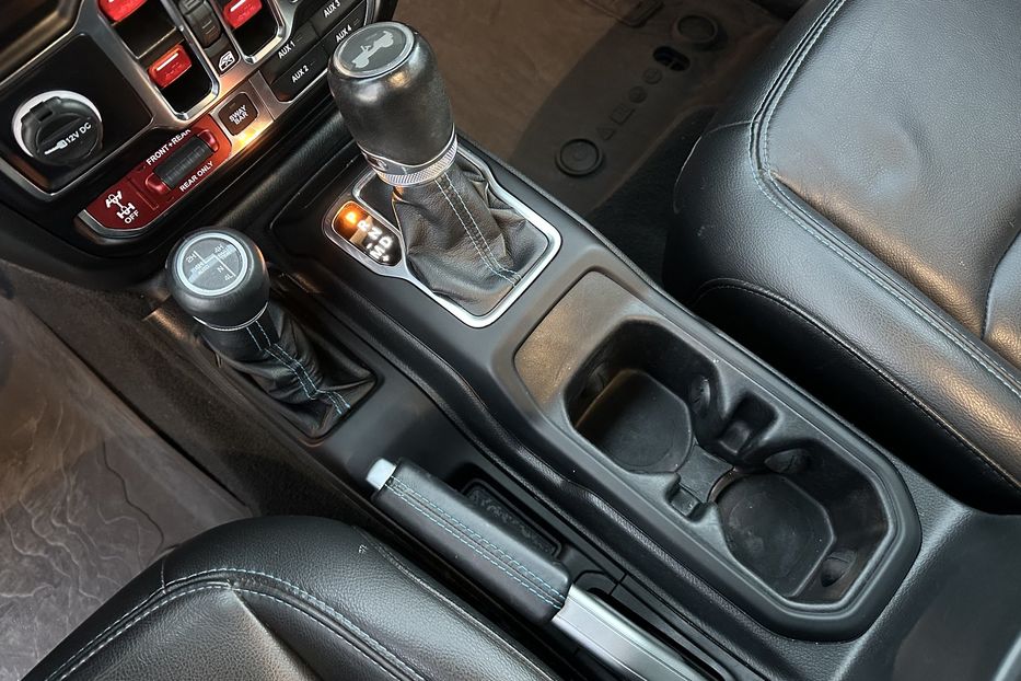 Продам Jeep Wrangler Rubicon Hibrid 2022 года в Киеве