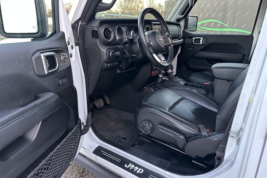 Продам Jeep Wrangler Rubicon Hibrid 2022 года в Киеве
