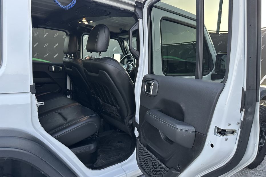 Продам Jeep Wrangler Rubicon Hibrid 2022 года в Киеве