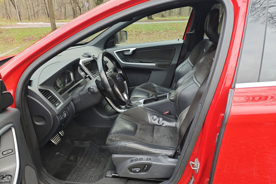 Продам Volvo XC60 2013 года в Киеве