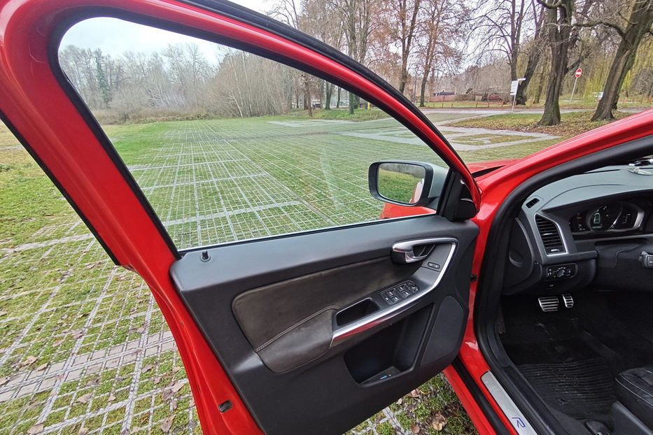 Продам Volvo XC60 2013 года в Киеве