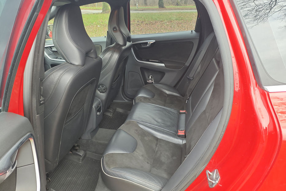 Продам Volvo XC60 2013 года в Киеве