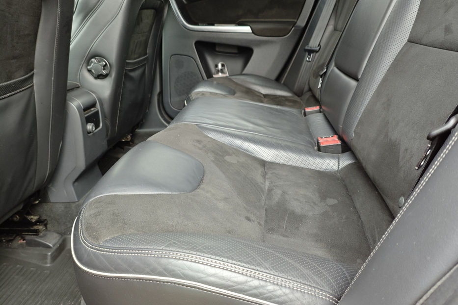 Продам Volvo XC60 2013 года в Киеве