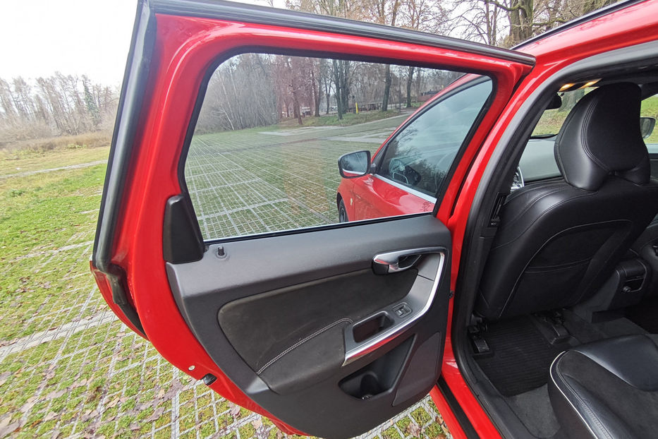 Продам Volvo XC60 2013 года в Киеве