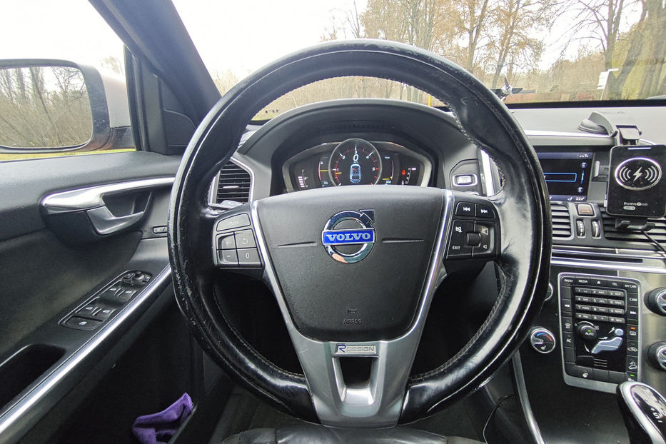 Продам Volvo XC60 2013 года в Киеве