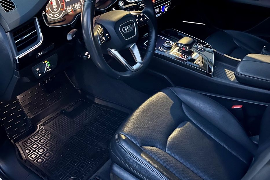 Продам Audi Q7 2019 года в Житомире