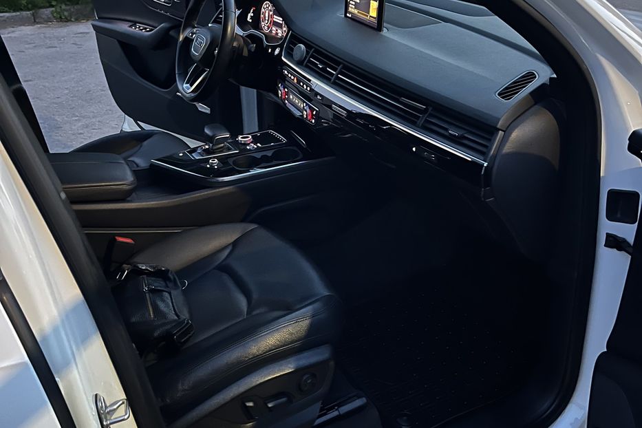 Продам Audi Q7 2019 года в Житомире