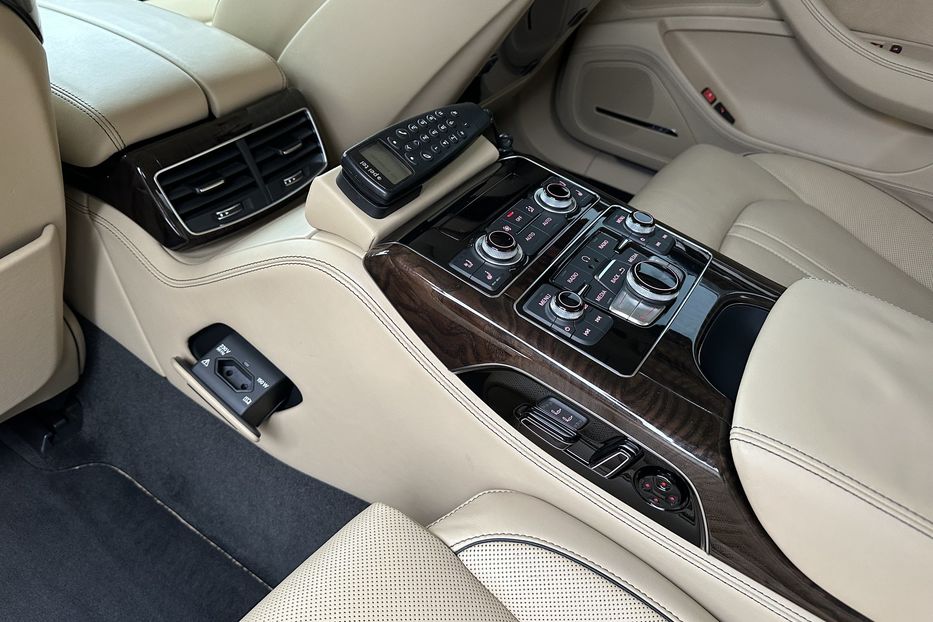 Продам Audi A8 Long Quattro Armored B7 2011 года в Киеве