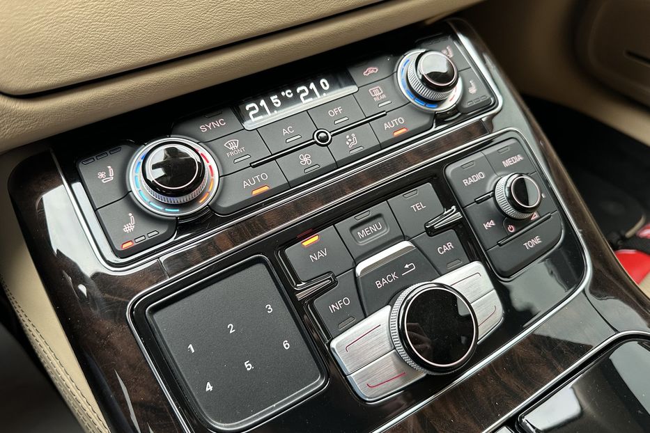 Продам Audi A8 Long Quattro Armored B7 2011 года в Киеве