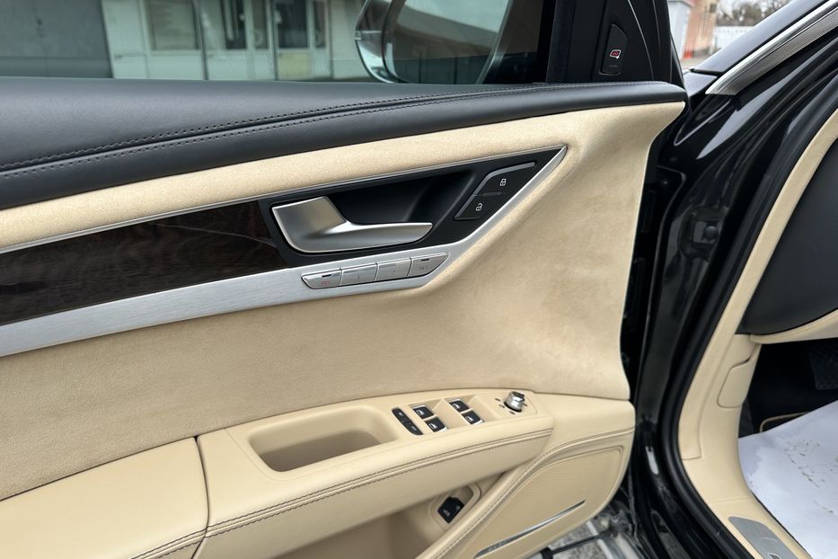 Продам Audi A8 Long Quattro Armored B7 2011 года в Киеве