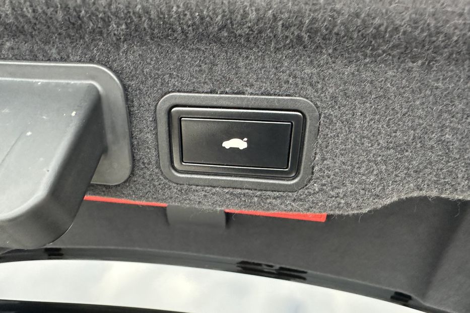 Продам Audi A8 Long Quattro Armored B7 2011 года в Киеве