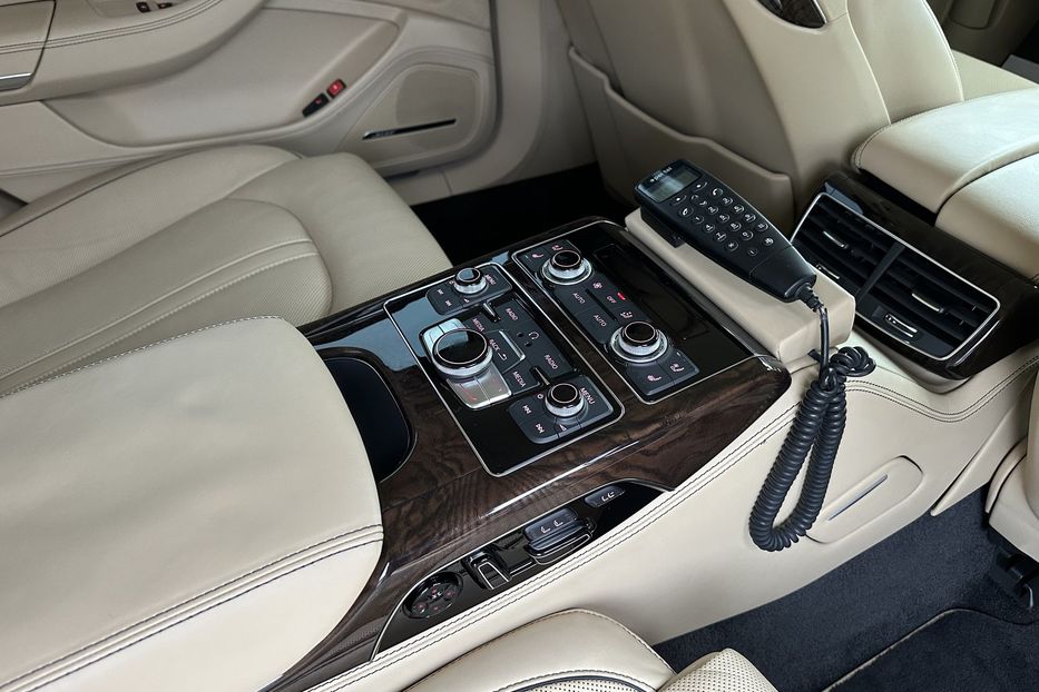 Продам Audi A8 Long Quattro Armored B7 2011 года в Киеве