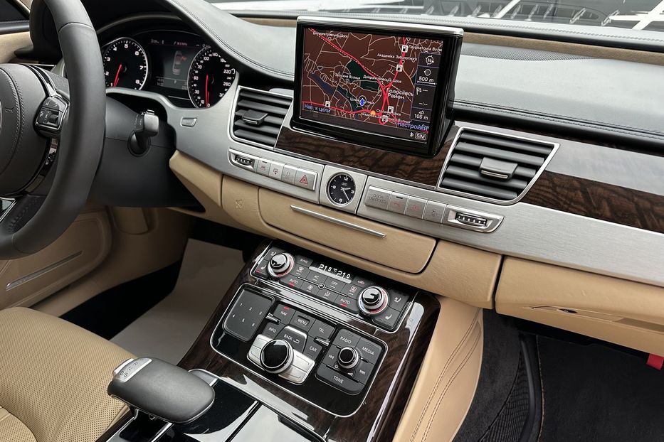 Продам Audi A8 Long Quattro Armored B7 2011 года в Киеве