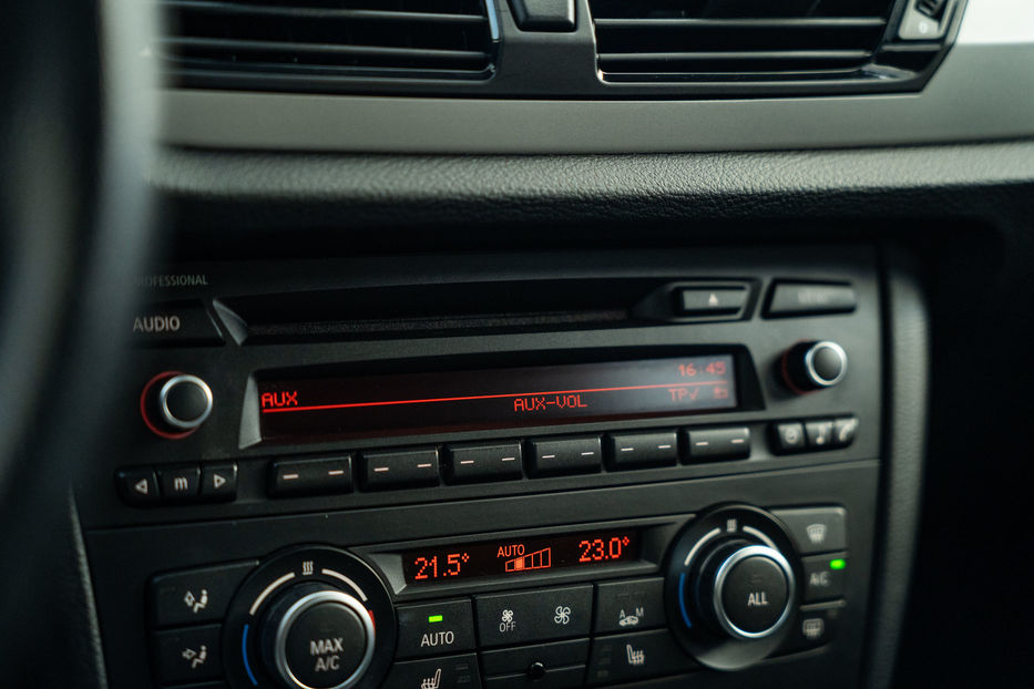 Продам BMW X1 20d xDrive 2014 года в Черновцах