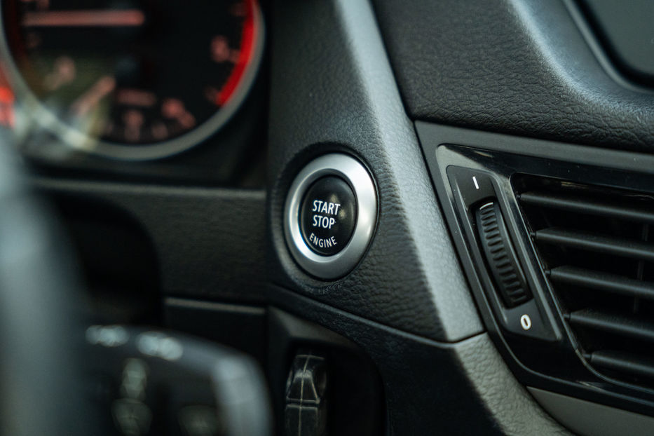 Продам BMW X1 20d xDrive 2014 года в Черновцах