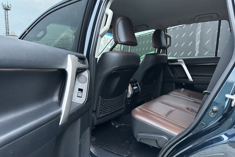 Продам Toyota Land Cruiser Prado AWD Premium 2018 года в Киеве