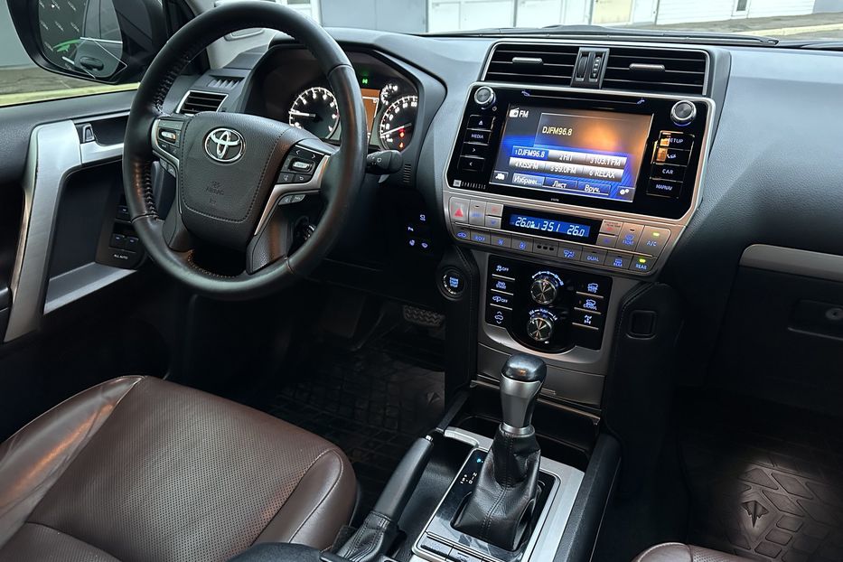 Продам Toyota Land Cruiser Prado AWD Premium 2018 года в Киеве